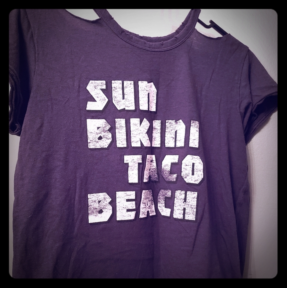 American Eagle shirt